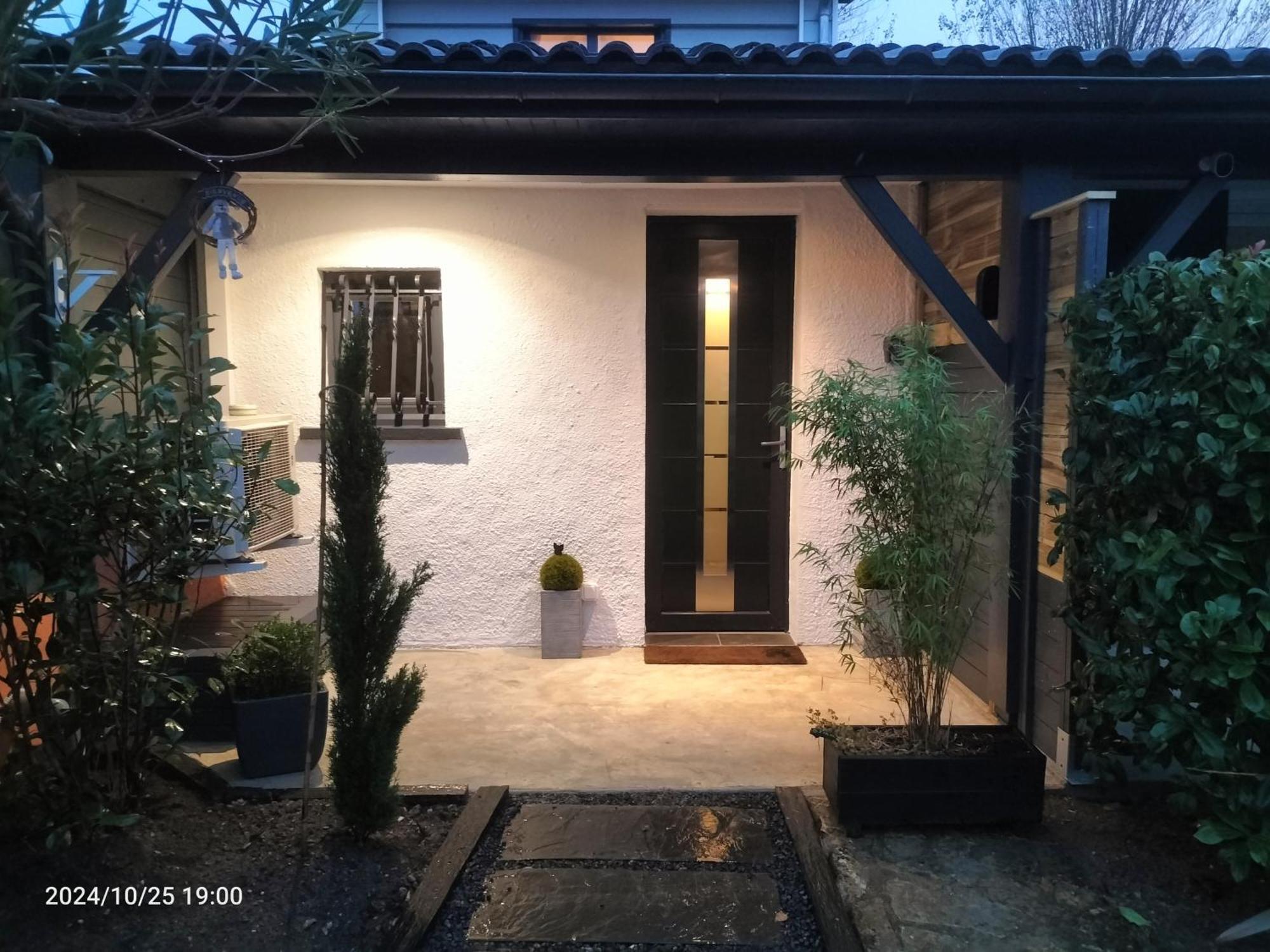 Au Bord Du Vieux Moulin Lägenhet Mérignac Exteriör bild